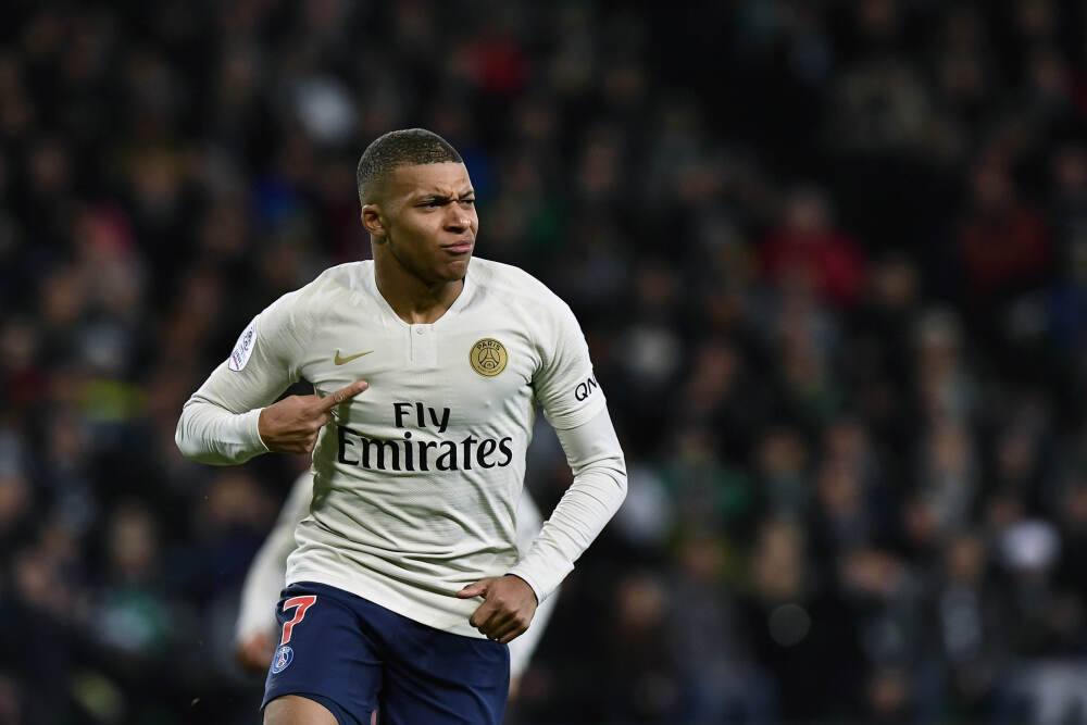 李沁的今日份黑色穿搭, 还得是她!